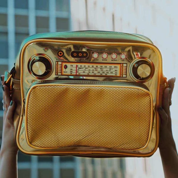 کیف رادیو طلایی